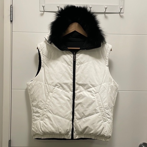 DKNY double sides women down vest. Size L - Picture 3 of 7